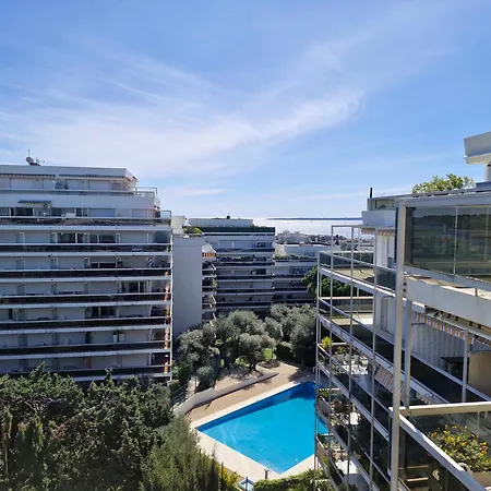Elegant 2-room With Panoramic Sea View & Pool Апартаменти