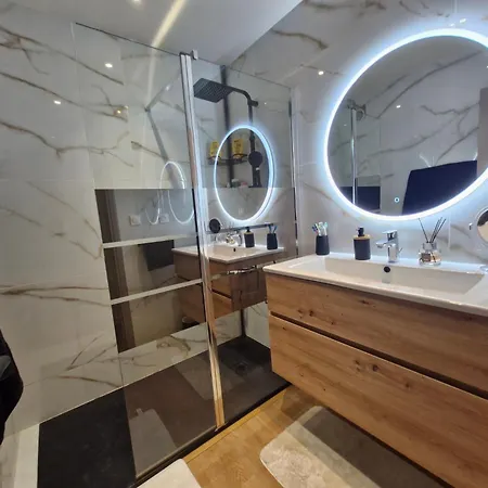 Elegant 2-room With Panoramic Sea View & Pool Апартаменти *